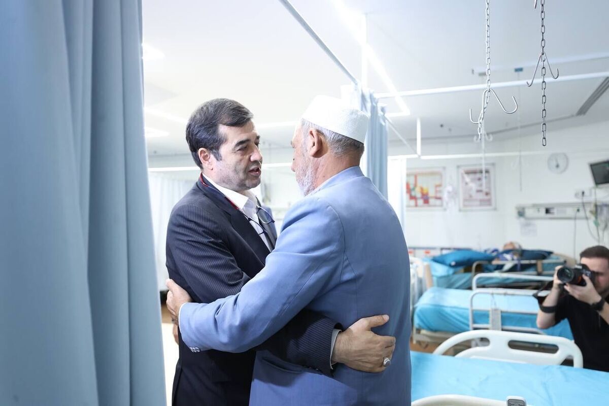 درخواست دنیامالی از مردم پس از عیادت از ملی‌پوش سابق والیبال