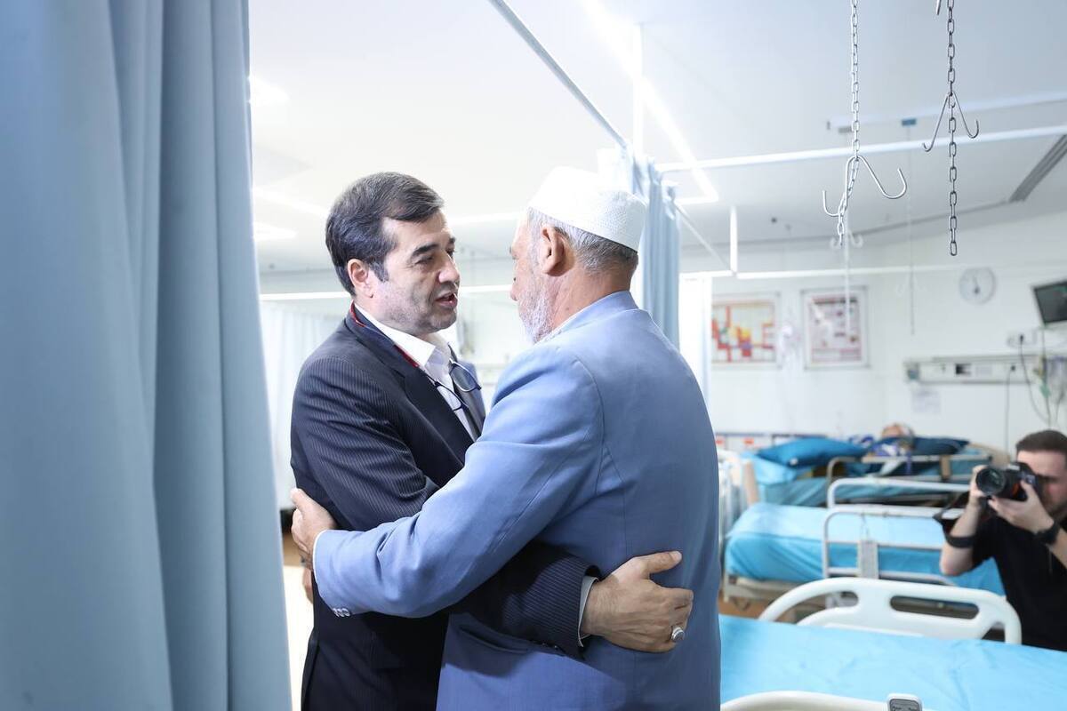 دیدار وزیر ورزش و جوانان با پدر صابر کاظمی