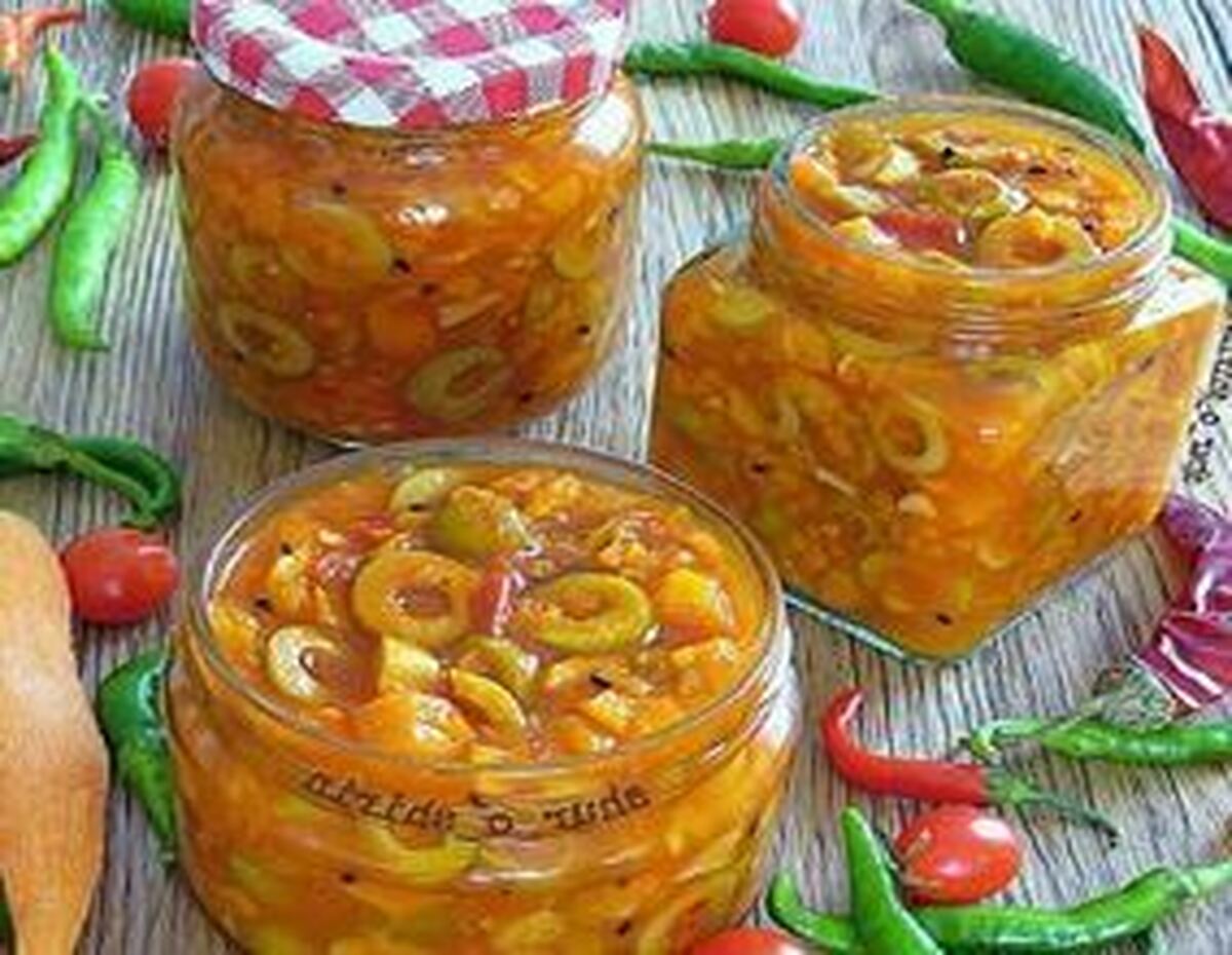 به سبک شمالی‌ها ترشی مخلوط زیتون درست کنید