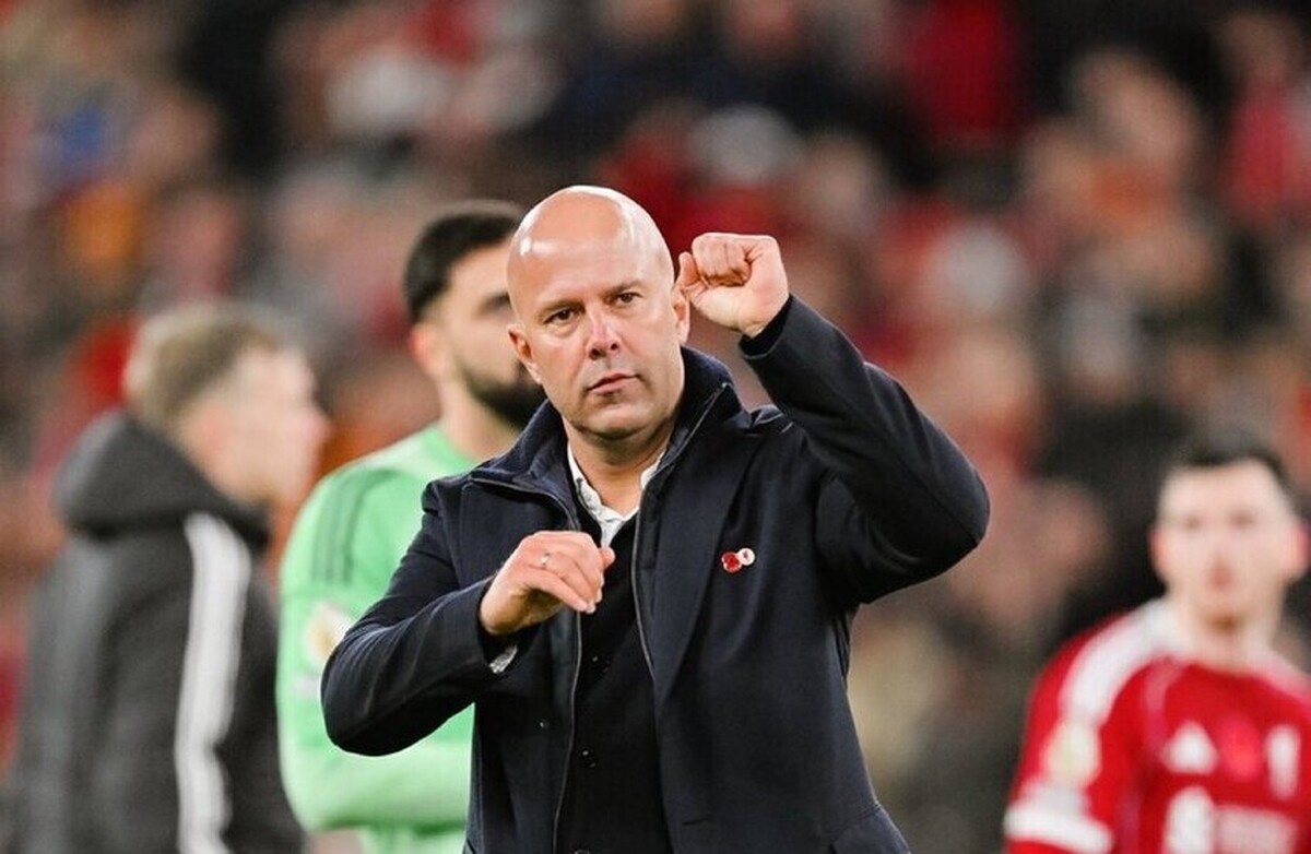 اسطوره لیورپول از آرنه اسلات دفاع کرد و به درخواست‌ها برای اخراجش پاسخ داد