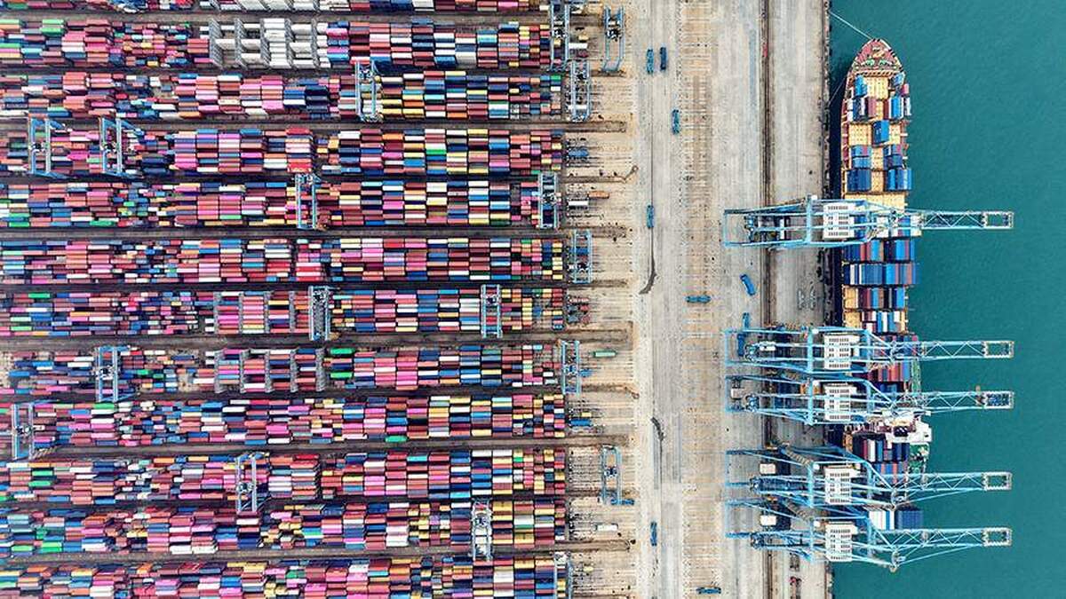 چین اعلام کرد که ایالات متحده تعرفه ۱۰ درصدی فنتانیل بر کالا‌های چینی را لغو کرده است.