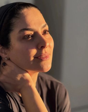 درخشش چشم‌های رنگی مارال بنی‌آدم در نور همه را مبهوت کرد! +عکس