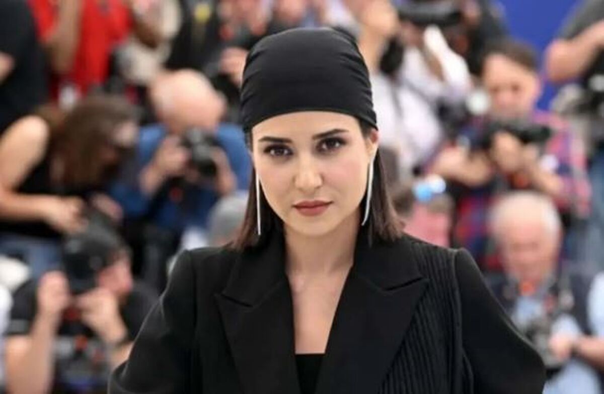 عکس دیده نشده از پریناز ایزدیار با چهره‌ای ژولیده و کثیف!