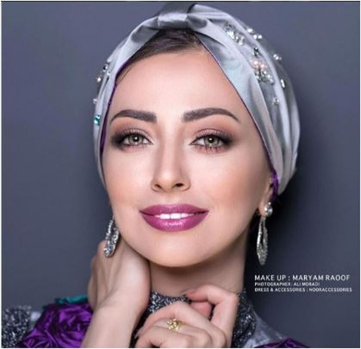 نفیسه روشن موتور سیکلت خوش رنگشو به رخ کشید /چه بد! شلوار همرنگ نتوسته پیدا کنه