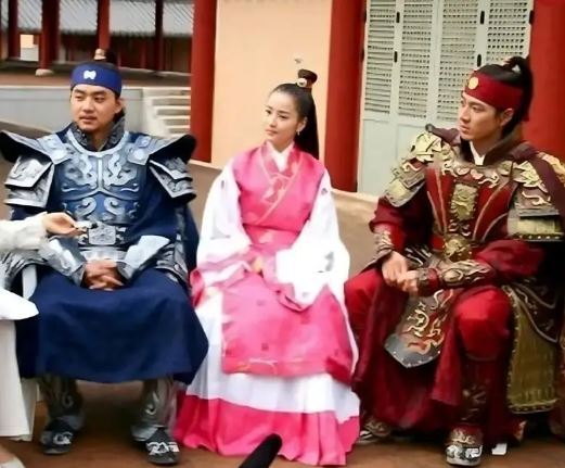 «جومونگ، سوسانو و تسو» با گریم و لباس جنگ در پشت صحنه!