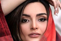 نگاه نیلوفر پارسا خیره به دور دست‌ها در یک عکس خاص با حال و هوای پاییزی!