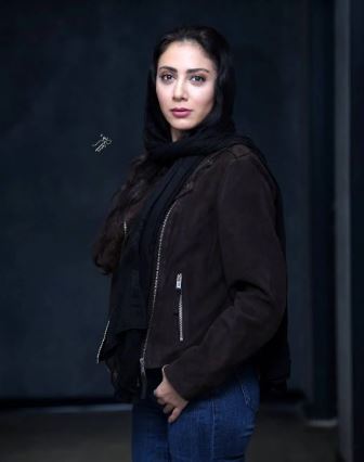 استایل مونا فرجاد در پشت صحنه نمایش بازیهای شبانه استایل مونا فرجاد در پشت صحنه نمایش بازیهای شبانه