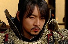 عکس دیده نشده از جومونگ با لباس برده‌های دوران چوسان در کنار بچه مدرسه‌ای‌ها