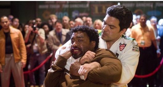 ۱۰ فیلم برتر ژانر هنرهای رزمی ترکیبی با طعم مبارزه و اکشن؛ از Road House تا Bruised ۱۰ فیلم برتر ژانر هنرهای رزمی ترکیبی با طعم مبارزه و اکشن؛ از Road House تا Bruised