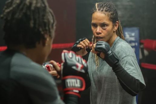 ۱۰ فیلم برتر ژانر هنرهای رزمی ترکیبی با طعم مبارزه و اکشن؛ از Road House تا Bruised ۱۰ فیلم برتر ژانر هنرهای رزمی ترکیبی با طعم مبارزه و اکشن؛ از Road House تا Bruised