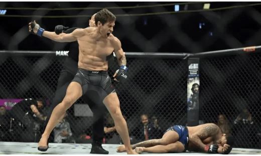 ۱۰ فیلم برتر ژانر هنرهای رزمی ترکیبی با طعم مبارزه و اکشن؛ از Road House تا Bruised ۱۰ فیلم برتر ژانر هنرهای رزمی ترکیبی با طعم مبارزه و اکشن؛ از Road House تا Bruised