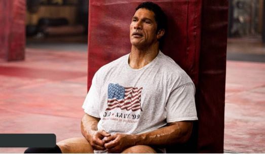 ۱۰ فیلم برتر ژانر هنرهای رزمی ترکیبی با طعم مبارزه و اکشن؛ از Road House تا Bruised ۱۰ فیلم برتر ژانر هنرهای رزمی ترکیبی با طعم مبارزه و اکشن؛ از Road House تا Bruised