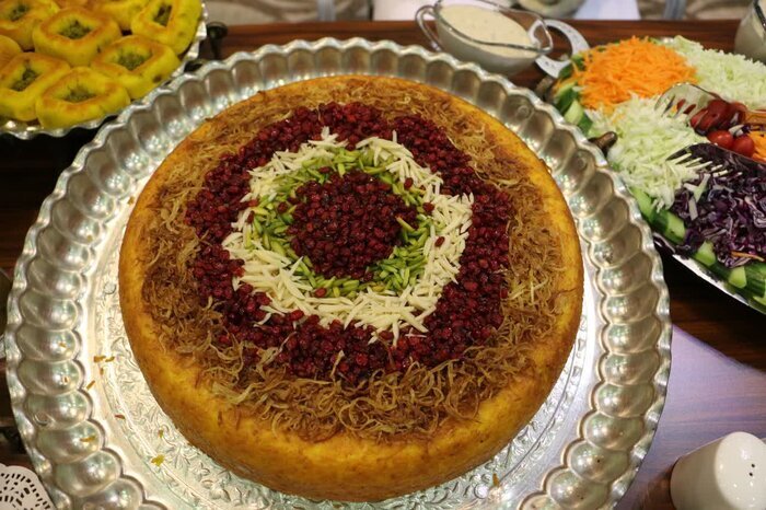 هنر تزئین زعفران در آشپزی ایرانی