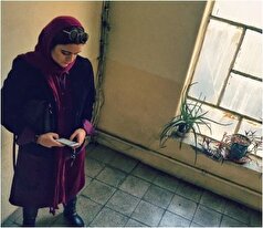 اتاق یک هنرمند فرهیخته و هنری به نام فاطیما بهارمست /هر گوشش یه کتاب افتاده