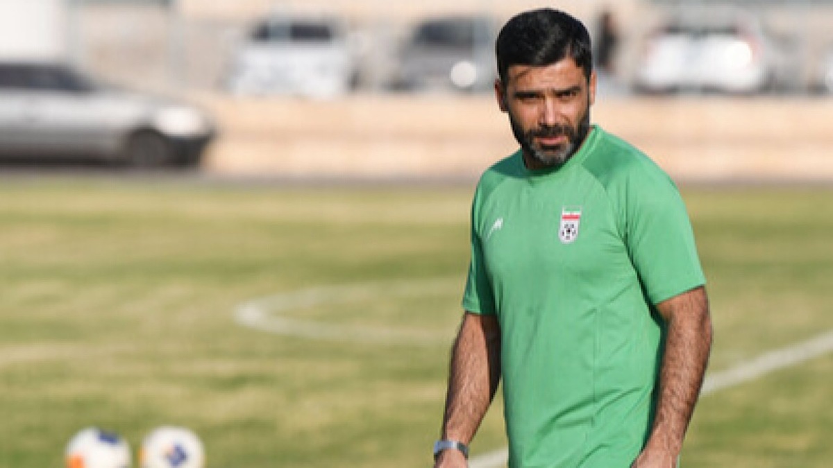 سرمربی تیم ملی فوتبال امید به دلیل نارضایتی بابت روند آماده سازی این تیم، از سمتش استعفا کرد.