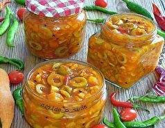 به سبک شمالی‌ها ترشی مخلوط زیتون درست کنید