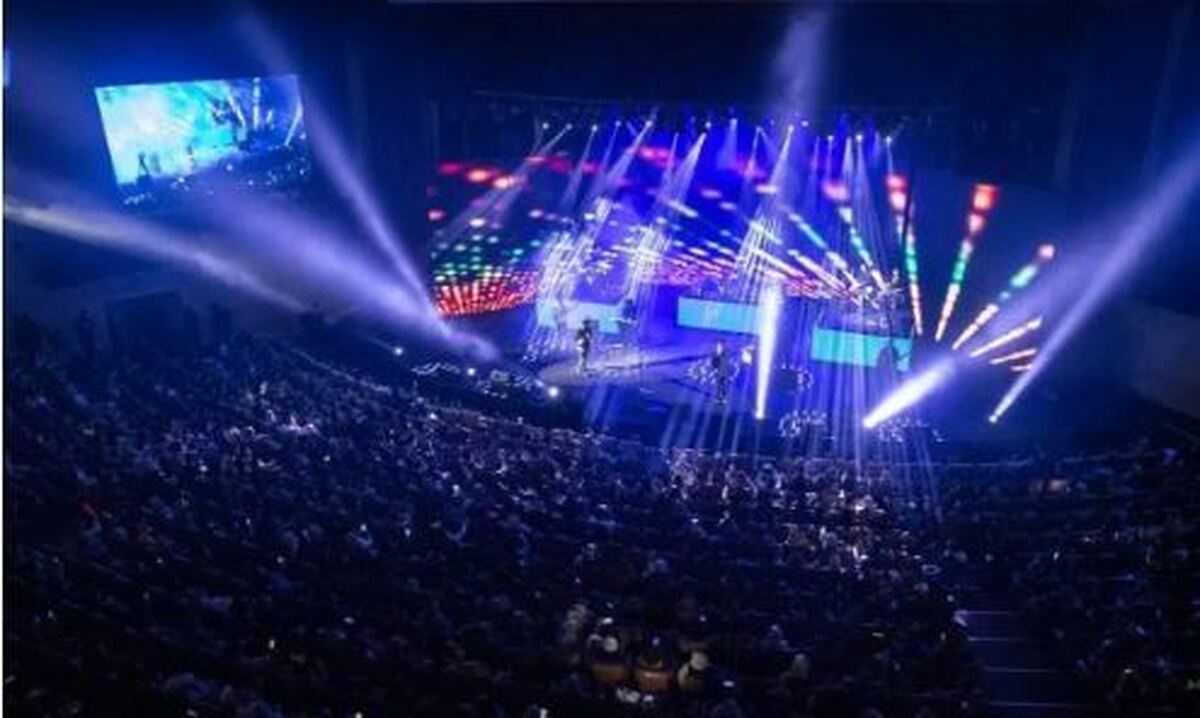 شقایق فراهانی با استایل دیدنی اش در کنسرت احسان نی‌زن دنیای مد را به چالش کشید!