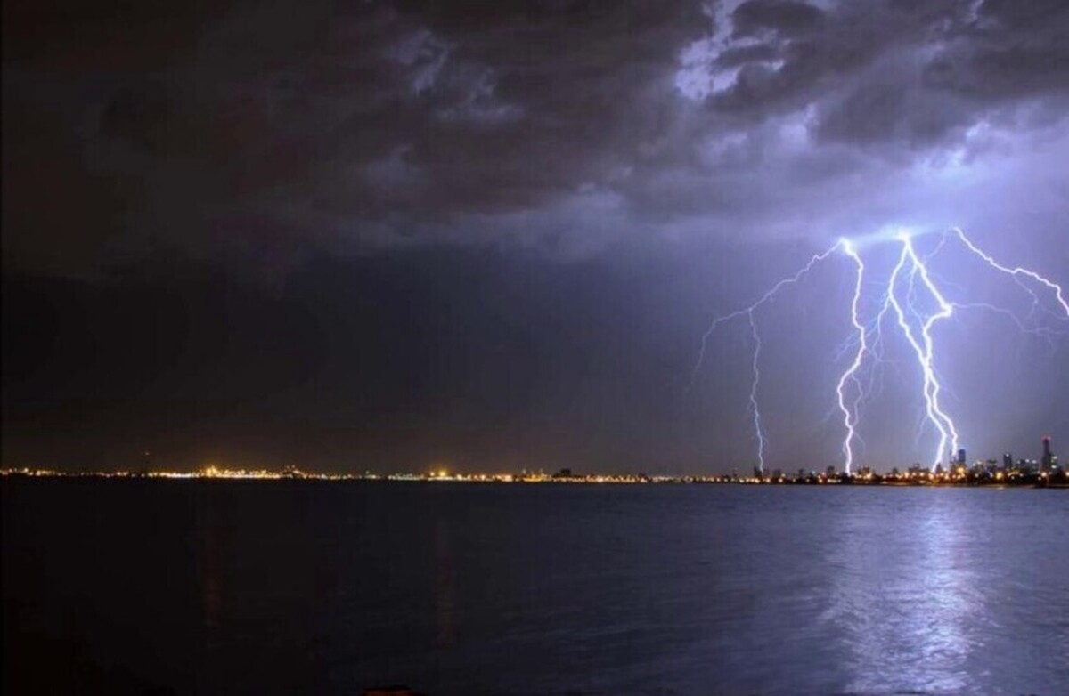 رعد و برق جان ۳ مصری را گرفت و یک زن را به شدت سوزاند