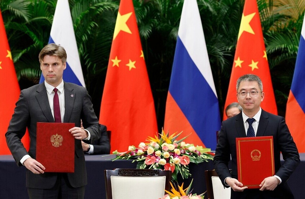 روسیه و چین نقشه راه همکاری در حوزه دریانوردی را امضا کردند