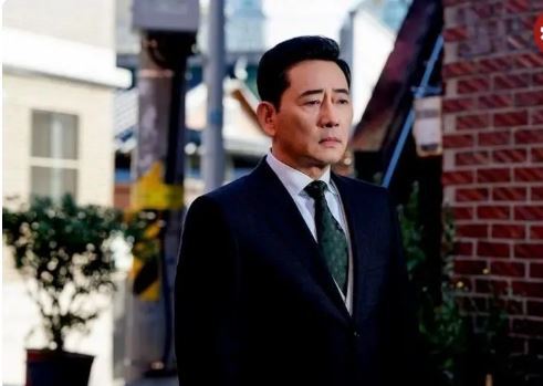 چهرۀ «امپراتور گوموآ» در ۶۲ سالگی/چقدر شکسته شد! +عکس