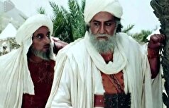 عکس یادگاری بازیگر نقش مالک اشتر با هوادارانش در ۸۱ سالگی! +عکس