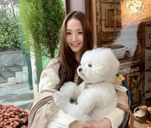 سگ کیوت و عروسکی بازیگر نقش لاهی در سریال «شاهزاده جامیونگ» جلب توجه کرد! +عکس