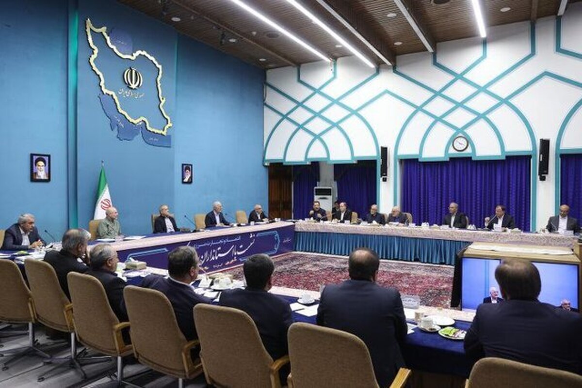 برگزاری نشست بهره‌برداری حداکثری از ظرفیت‌های اقتصادی استان‌های مرزی با حضور پزشکیان و قالیباف