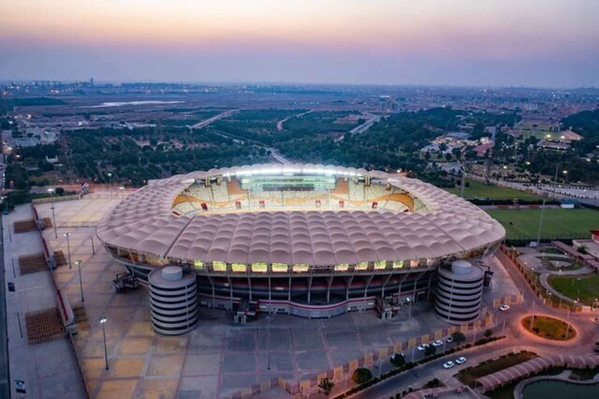 ادامه تلاش‌ها برای ورود بانوان به ورزشگاه فولاد/ بازی فولاد - پیکان با حضور بانوان؟