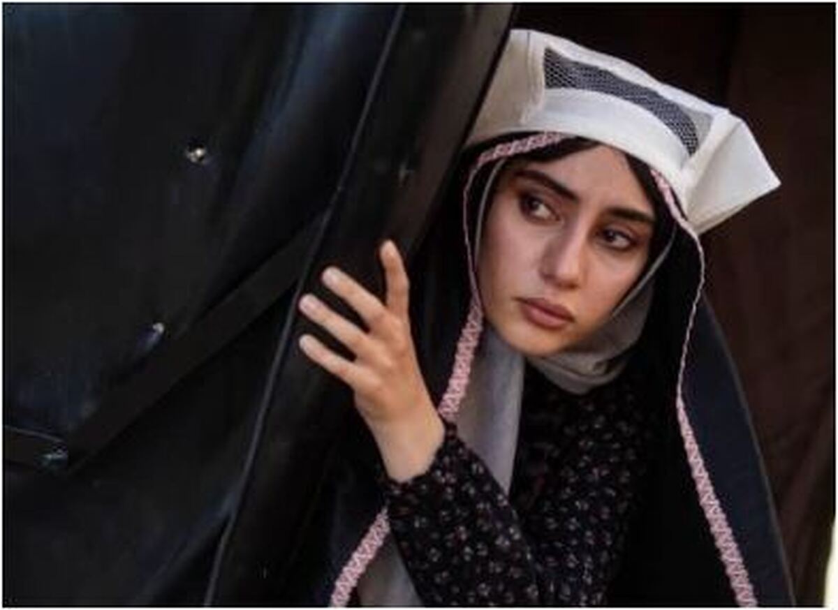 ترلان پروانه و بازیگران سریال بامداد خمار با لباس‌های قجری /سوژه واسه سلفی و ترکوندن اینستاگرام