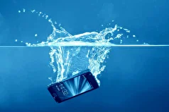 کدام گوشی‌ها در برابر آب مقاوم‌ترند؟