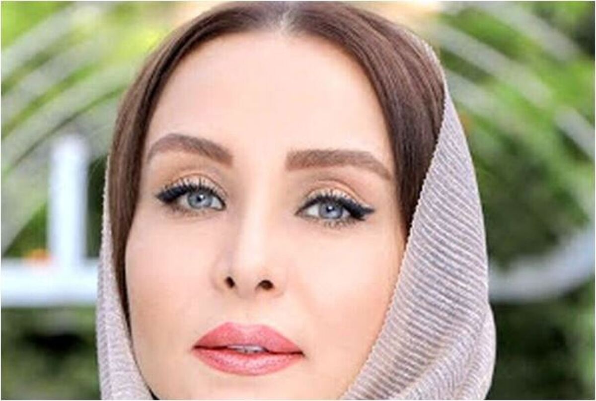 پذیرایی ساده حدیث فولادوند از مهمان هایش با میوه در حیاط با صفایشان/نه به تجمل و چشم و هم چشمی