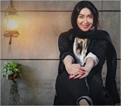 استایل مشکی سارا منجزی پور در مراسم ختم +عکس