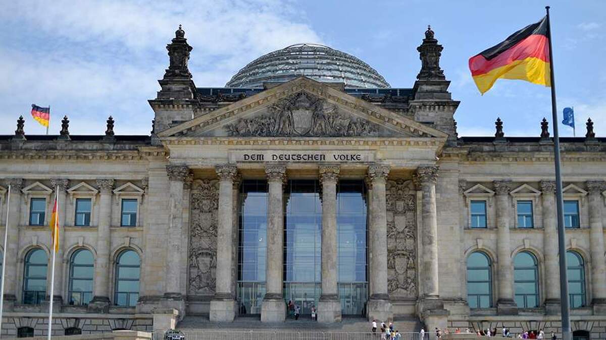 آلمان از برنامه‌های زلنسکی در مورد دارایی‌های روسیه و بحران اوکراین گزارش داد.