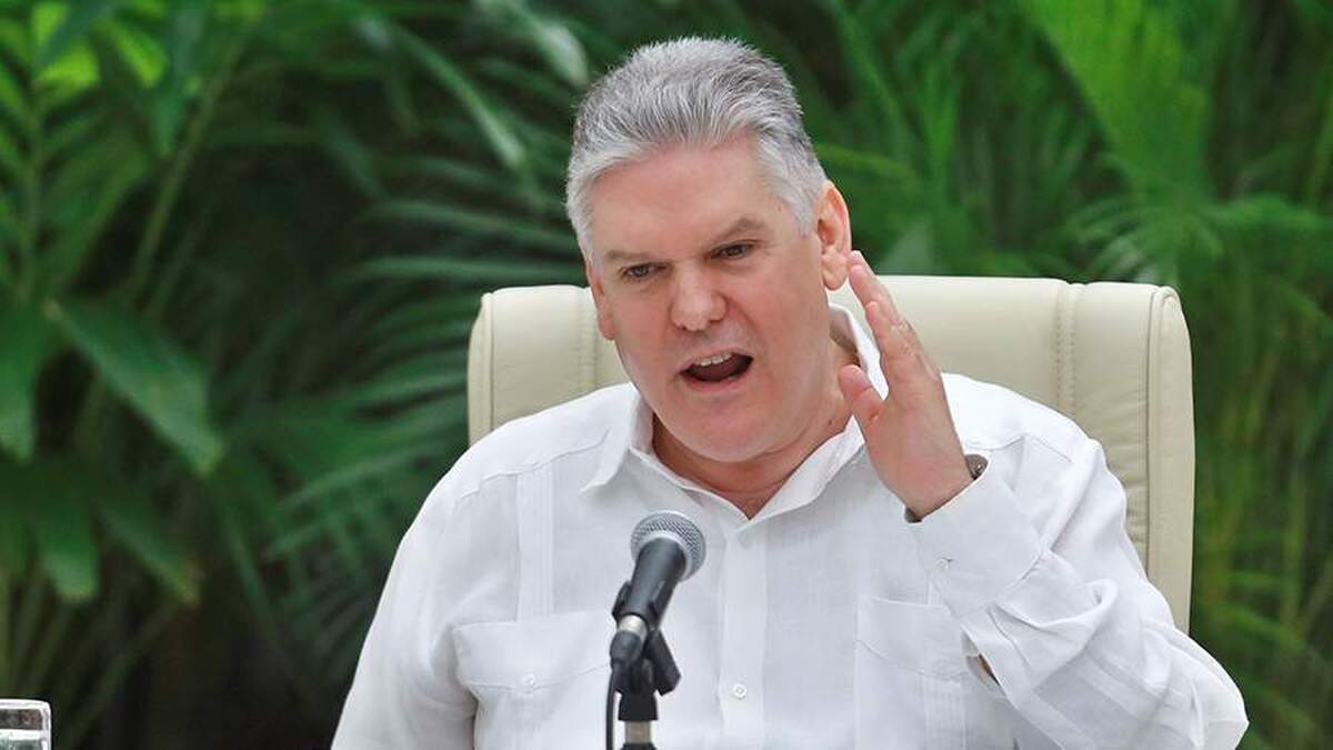 وزیر اقتصاد سابق کوبا به فساد و جاسوسی متهم شد