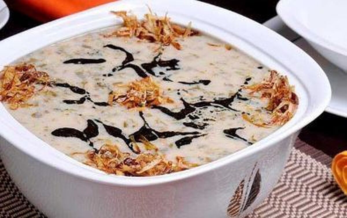 برای روز‌های سرد پاییزی آش دوغ درست کنید