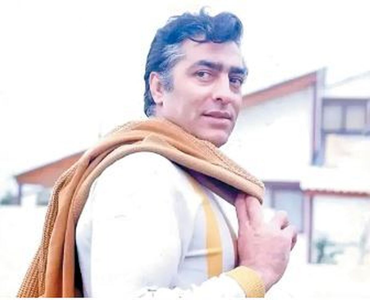 قابی تکرار نشدنی از «فردین» کنار «علی تابش» در حال سیگار کشیدن!