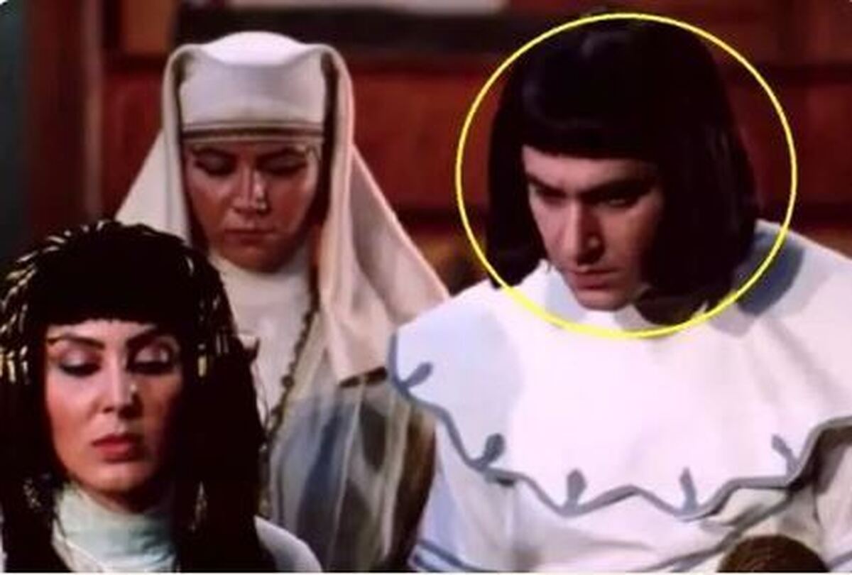 عکس دیدنی از بازیگر نقش «ایناروس» در میانسالی با سبیل‌های چخماقی!