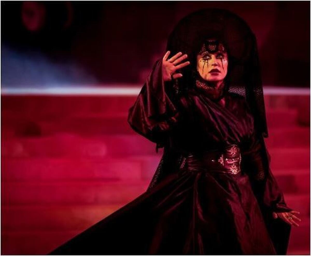 یادی کنیم از الناز شاکردوست در نقش تهمینه/یکی دخت شاه سمنگان منم...