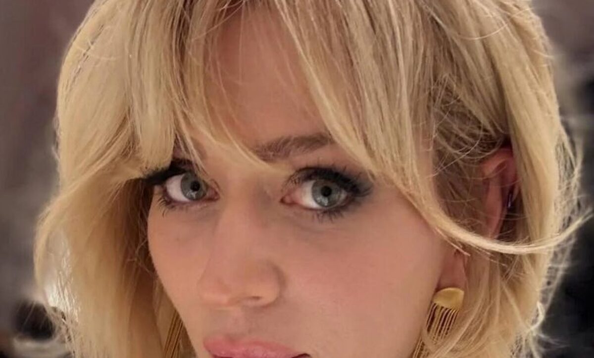 هازال تورسان با رنگ موی جدیدش یک آدم دیگه شد! +عکس