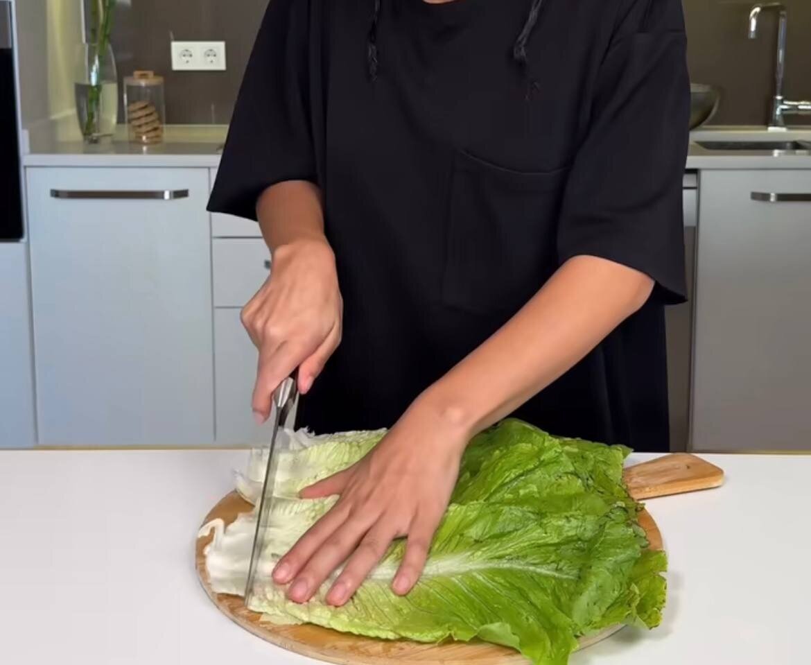 ساندویچ کتوژنیک رول کاهو یک گزینه ایده آل برایافراد رژیمی+رسپی ساندویچ کتوژنیک رول کاهو یک گزینه ایده آل برایافراد رژیمی+رسپی