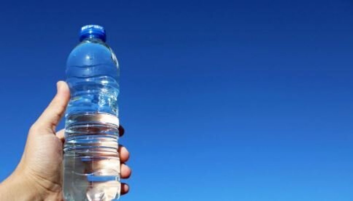 آب بسته‌بندی‌شده منبع اصلی ورود ریزپلاستیک‌ها!