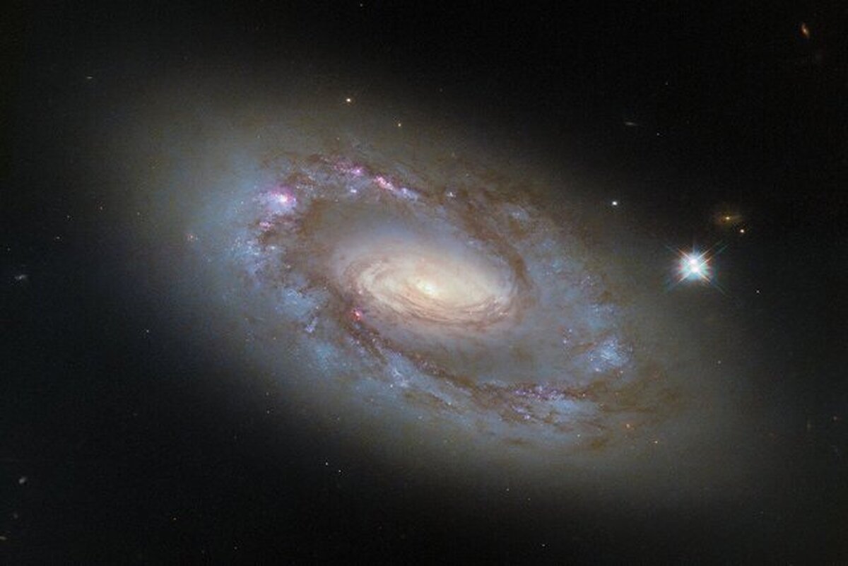 عکسی از کهکشان «ان‌جی‌سی ۴۱۰۲» با یک هسته فعال!