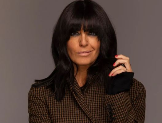 تاثیر مدل موی صاف و براق در میان زنان بر جوان نشان دادن چهره تاثیر مدل موی صاف و براق در میان زنان بر جوان نشان دادن چهره