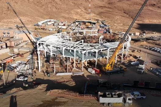 کاهش قیمت نفت رویای عربستان برای ساخت ابرپروژه‌ها را با شکست مواجه می‌کند؟