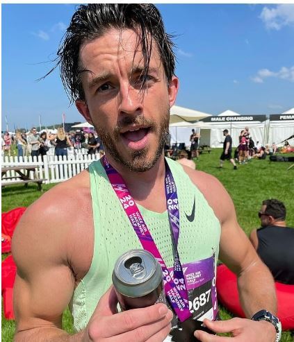 جاناتان بیلی به عنوان «جذاب‌ترین مرد زنده» جانشین جان کرازینسکی شد!