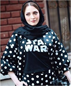 بهنوش طباطبایی و استایل استادی اش/مقنعه مانتو بلند، شلوار گشاد، کیف بزرگ پر از کتاب...