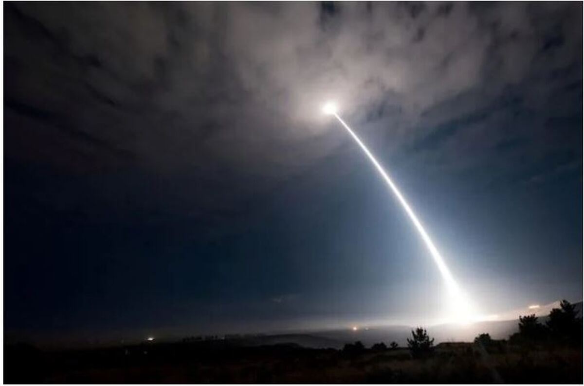 بررسی و آزمایش موشک بالستیک قاره‌پیما در آمریکا