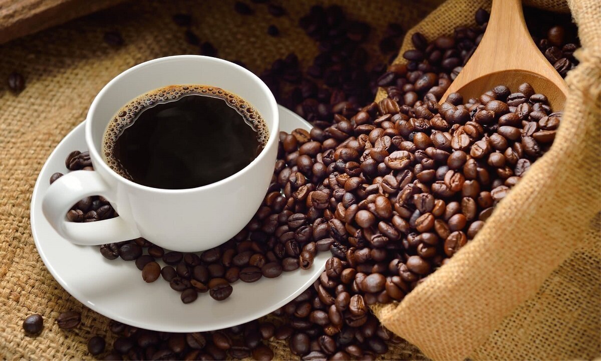 مسمومیت با کافئین چگونه رخ میدهد؟