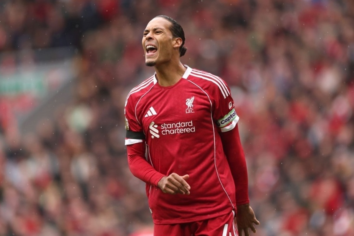 فن دایک پس از انتقاداتی که به رونی وارد شد، به او پاسخ داد