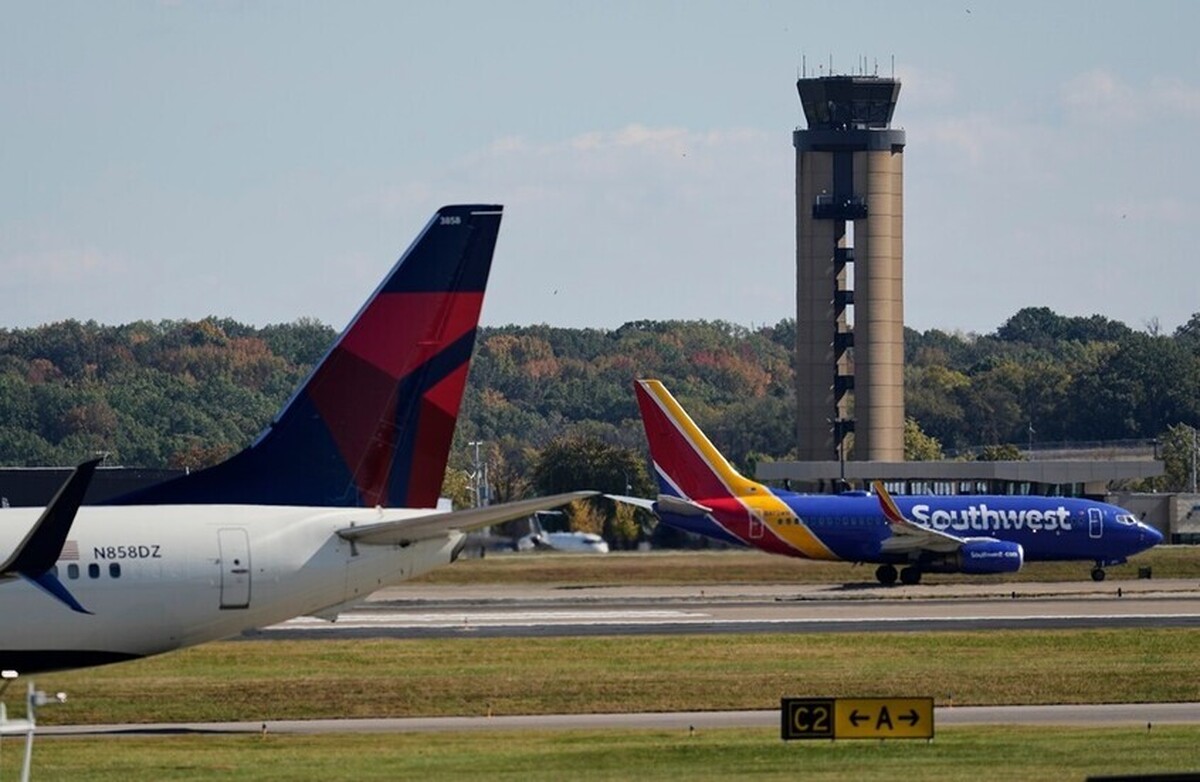 با ادامه تعطیلی دولت، ایالات متحده ترافیک هوایی را در ۴۰ فرودگاه اصلی ۱۰ درصد کاهش می‌دهد